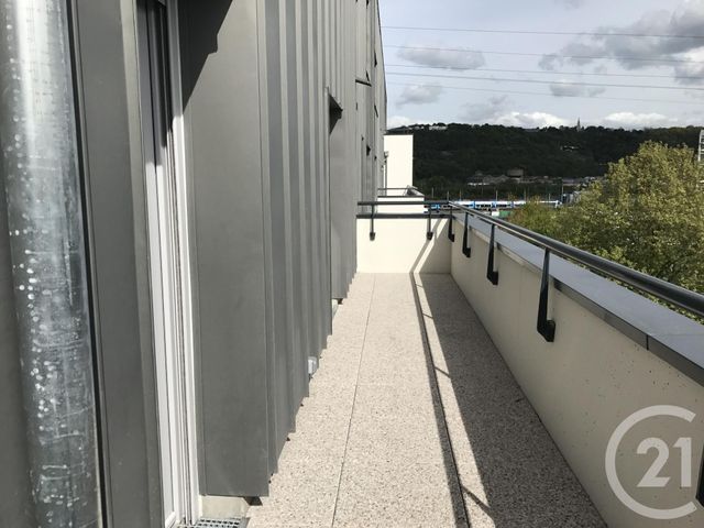 Afficher la photo en grand Appartement F3 à louer - 3 pièces - 57,90 m2 - Rouen - 76 - HAUTE-NORMANDIE