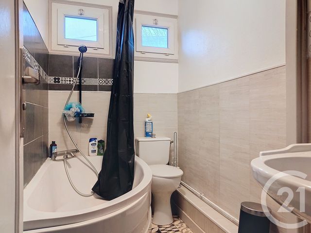 Immeuble à vendre - 205 m2 - St Etienne Du Rouvray - 76 - HAUTE-NORMANDIE