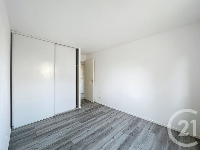 Afficher la photo en grand Appartement F3 à vendre - 3 pièces - 62,77 m2 - Le Petit Quevilly - 76 - HAUTE-NORMANDIE