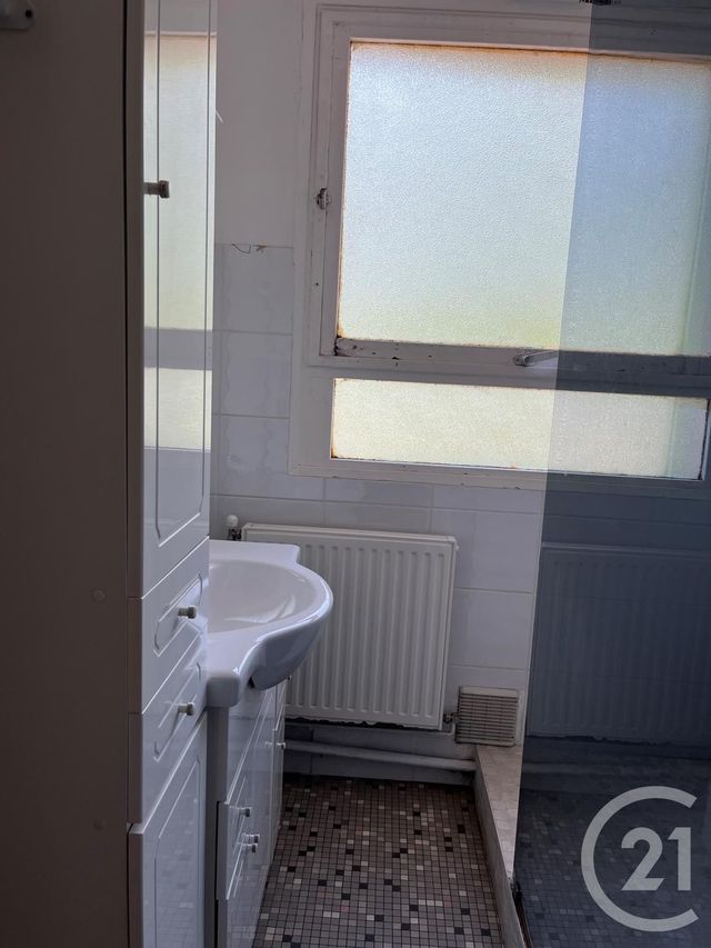 Appartement F4 à louer - 4 pièces - 65,82 m2 - Rouen - 76 - HAUTE-NORMANDIE