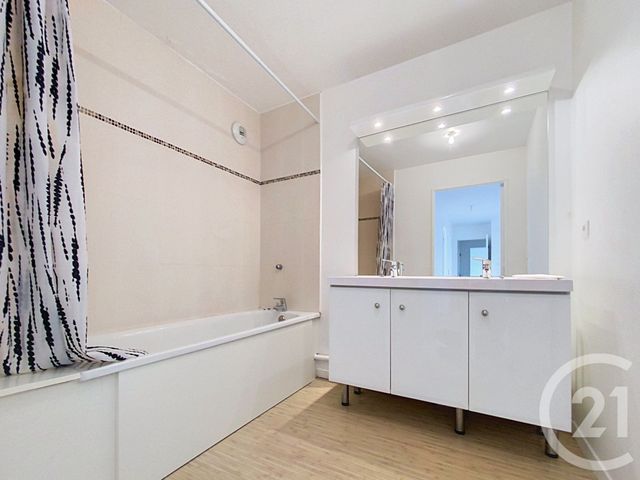 Appartement F4 &agrave; louer - 4 pi&egrave;ces - 75,72 m2 - Mont St Aignan - 76 - HAUTE-NORMANDIE