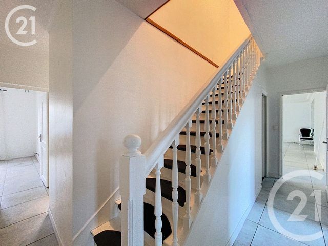 Afficher la photo en grand Maison à vendre - 6 pièces - 236 m2 - Vieux Manoir - 76 - HAUTE-NORMANDIE