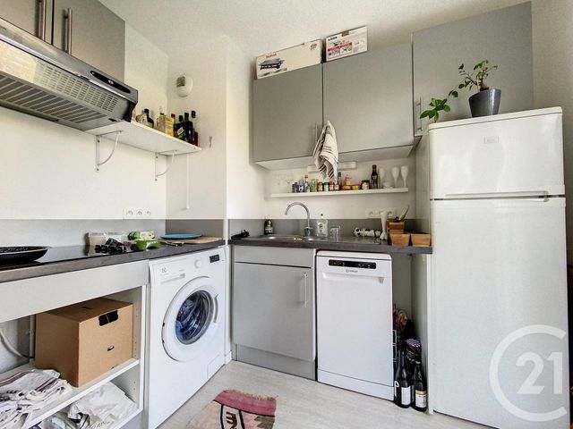 Afficher la photo en grand Appartement F3 à vendre - 3 pièces - 56,78 m2 - Mont St Aignan - 76 - HAUTE-NORMANDIE