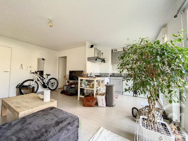 Afficher la photo en grand Appartement F3 à vendre - 3 pièces - 56,78 m2 - Mont St Aignan - 76 - HAUTE-NORMANDIE