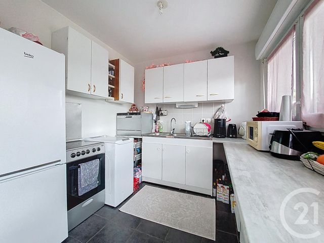 Afficher la photo en grand Appartement F3 à louer - 3 pièces - 61,79 m2 - Mont St Aignan - 76 - HAUTE-NORMANDIE