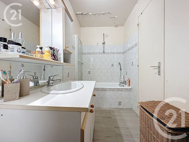 Afficher la photo en grand Appartement T3 à vendre - 3 pièces - 58,94 m2 - Rouen - 76 - HAUTE-NORMANDIE