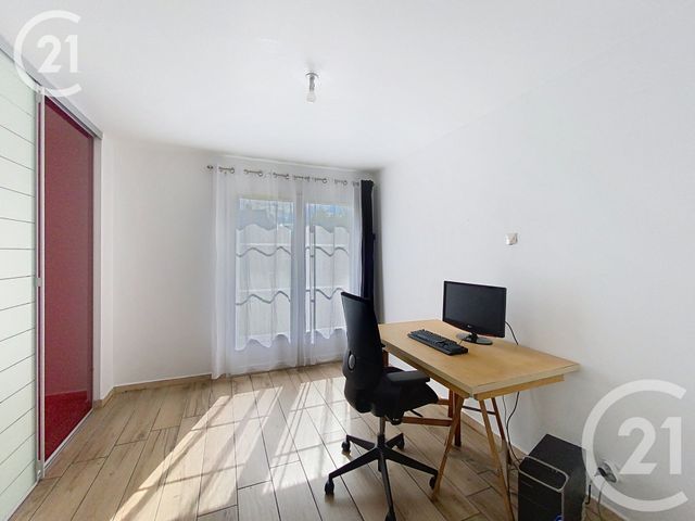 Afficher la photo en grand Maison à vendre - 7 pièces - 210,18 m2 - Isneauville - 76 - HAUTE-NORMANDIE