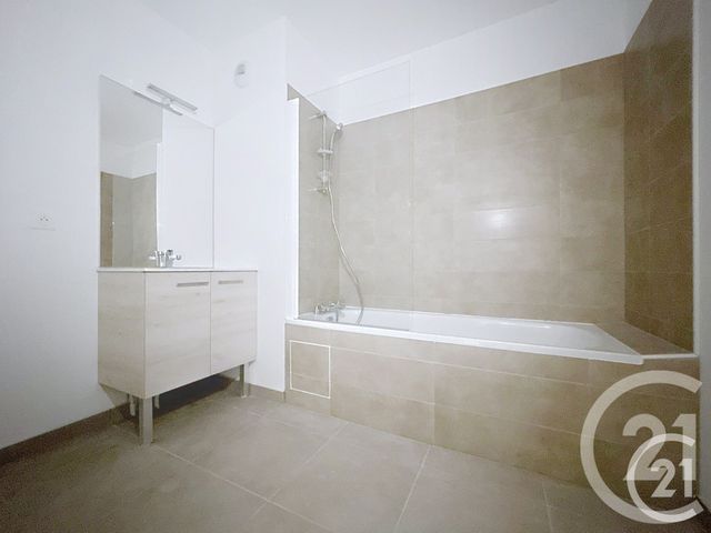 Afficher la photo en grand Appartement F3 à louer - 3 pièces - 61,56 m2 - Rouen - 76 - HAUTE-NORMANDIE