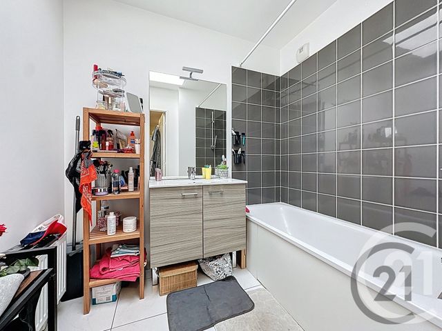 Appartement F3 à vendre - 3 pièces - 62,32 m2 - Deville Les Rouen - 76 - HAUTE-NORMANDIE