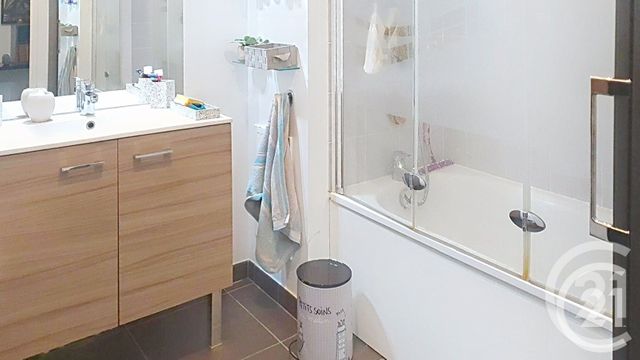 Appartement F4 &agrave; vendre - 4 pi&egrave;ces - 91 m2 - Deville Les Rouen - 76 - HAUTE-NORMANDIE