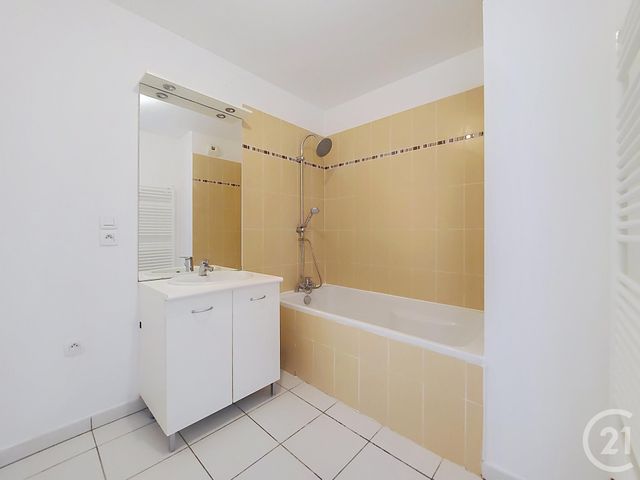 Appartement F3 &agrave; louer - 3 pi&egrave;ces - 60 m2 - Rouen - 76 - HAUTE-NORMANDIE