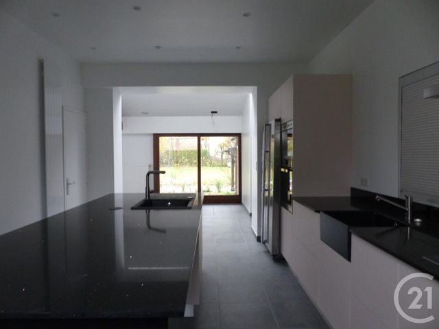 Maison &agrave; louer - 8 pi&egrave;ces - 197,80 m2 - Rouen - 76 - HAUTE-NORMANDIE
