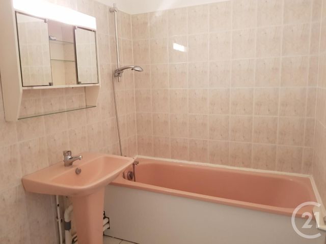 Appartement F2 &agrave; louer - 2 pi&egrave;ces - 50 m2 - Bois Guillaume - 76 - HAUTE-NORMANDIE